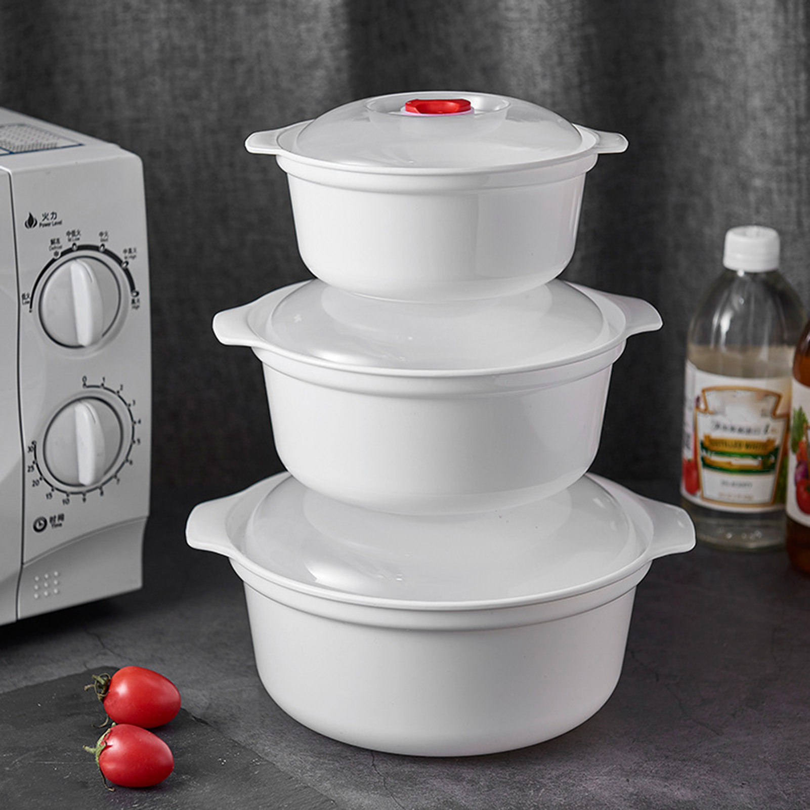 プロ仕様のランチボックス。丸型で、キャンプやピクニックに最適 - Bento Box のレビューと価格